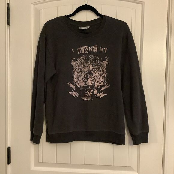 MTV Sweatshirt 🦁📺 - Picture 1 of 5
